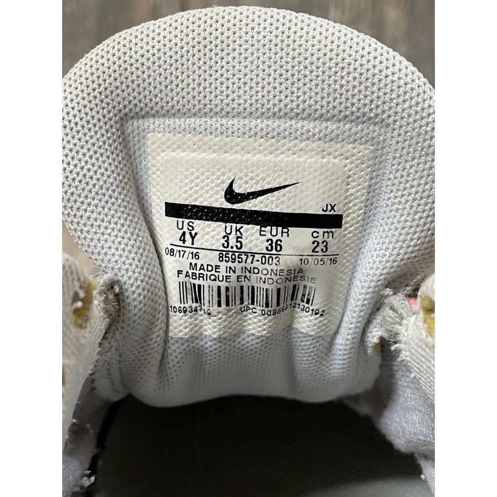 NIKE MAX DYNASTY 2 Running Wolf Big Kids Girls Shoes size 4Y (Women's Size 5.5) - Picture 12 of 13